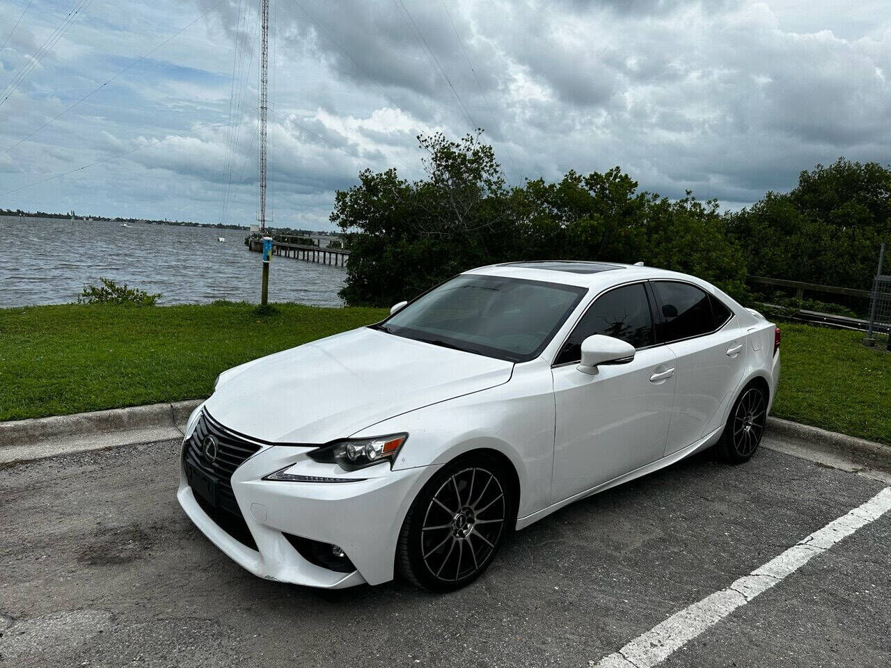 2016 LEXUS IS