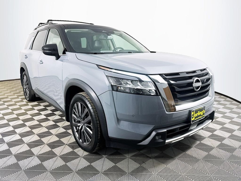 2022 NISSAN Pathfinder