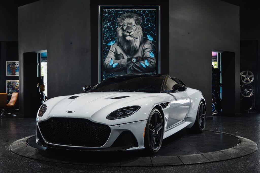 2019 ASTON MARTIN DBS