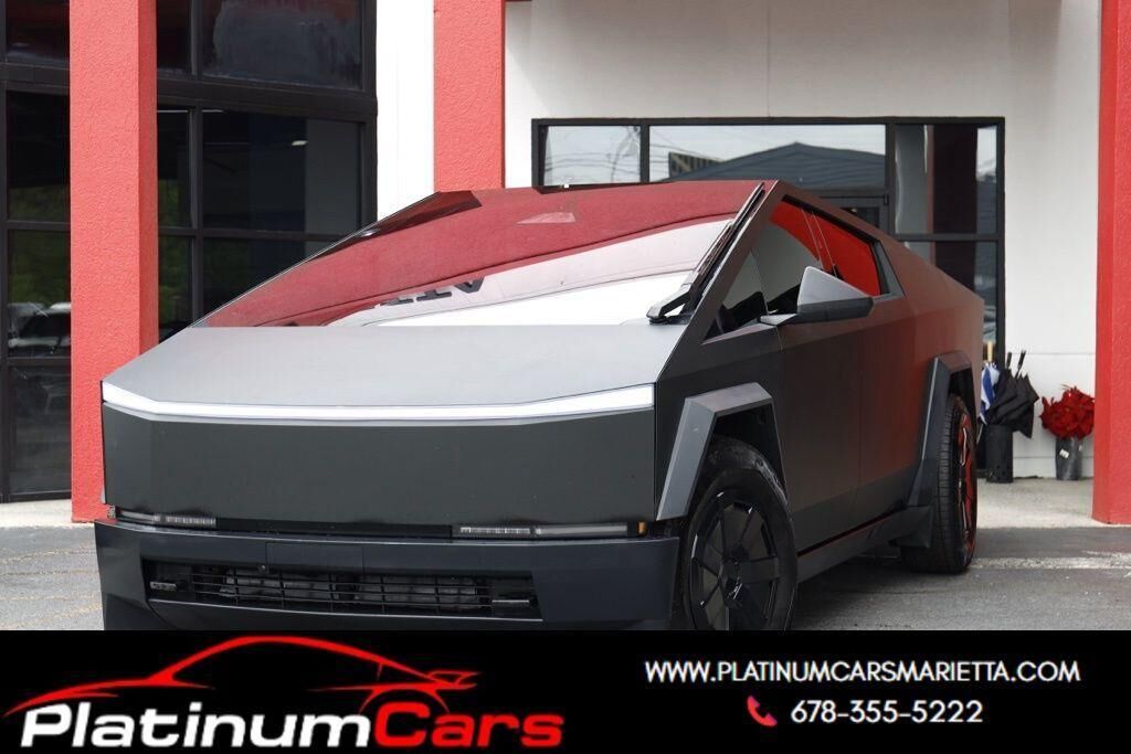 2024 TESLA Cybertruck