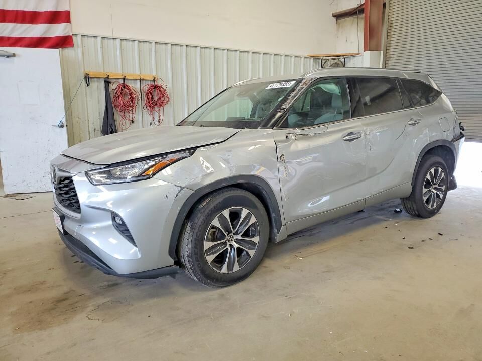 2020 TOYOTA Highlander