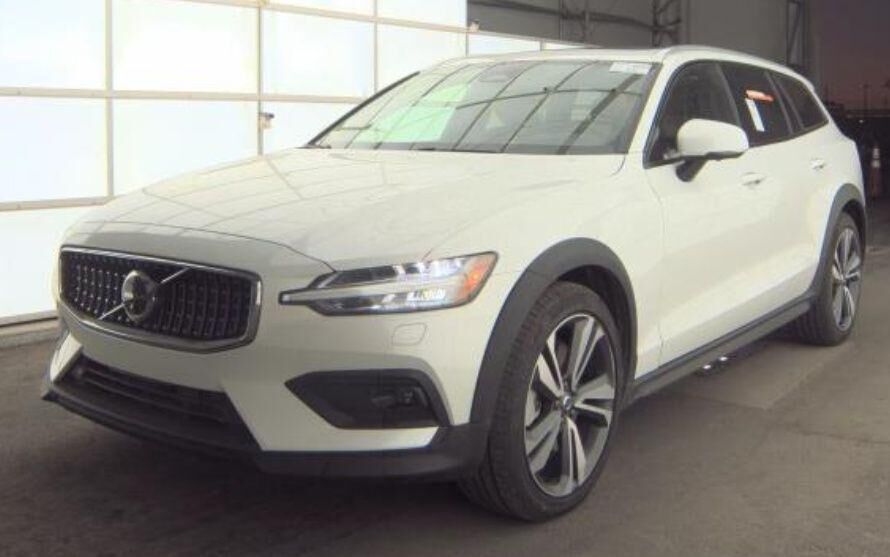 2025 VOLVO V60CC