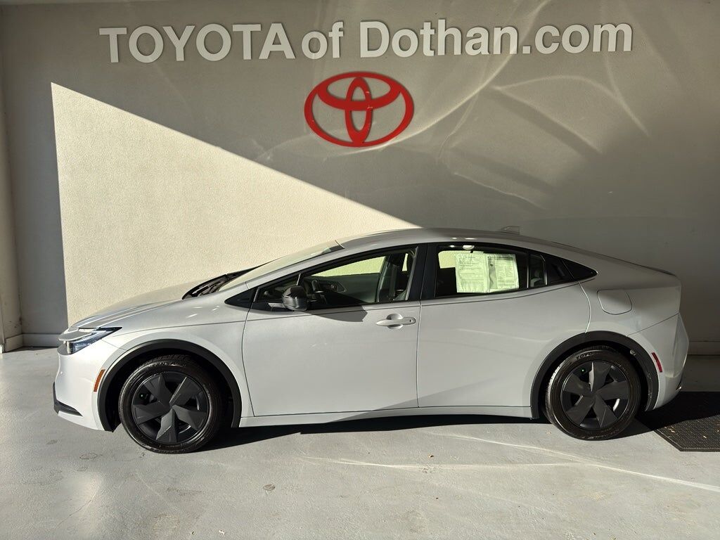 2025 TOYOTA PRIUS