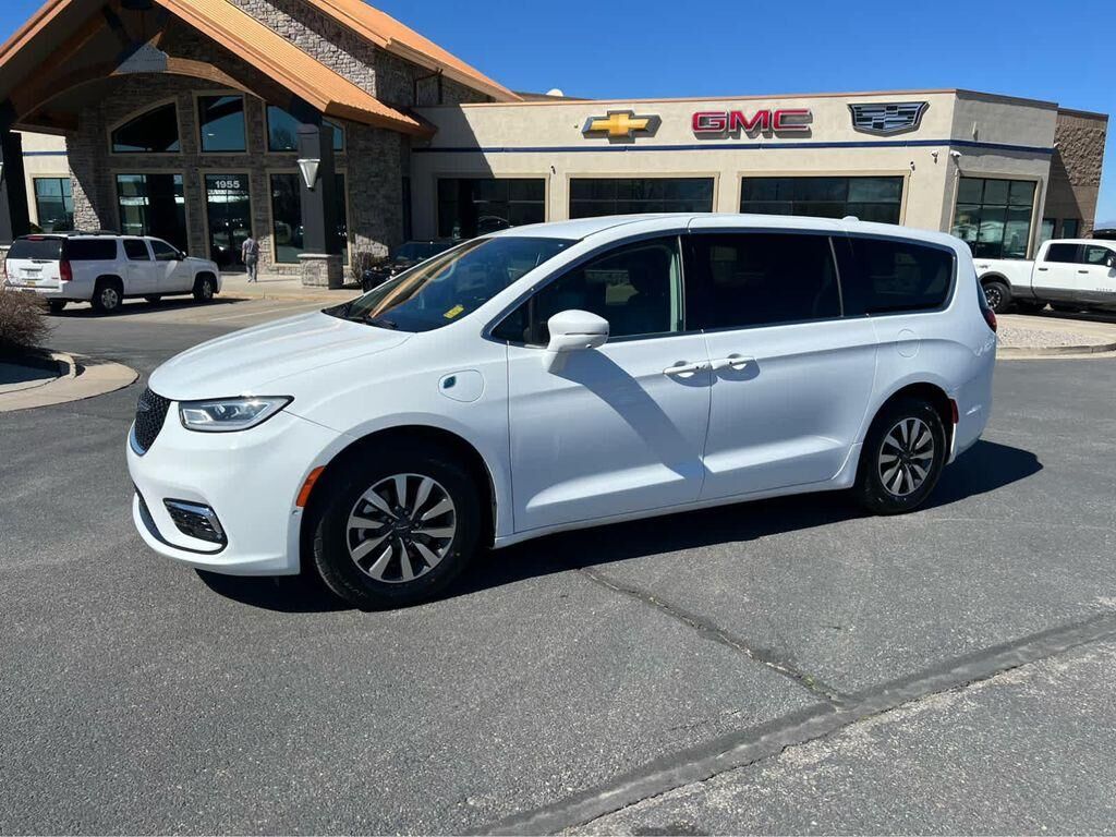 2022 CHRYSLER Pacifica
