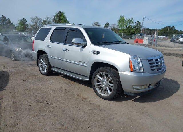 2011 CADILLAC Escalade