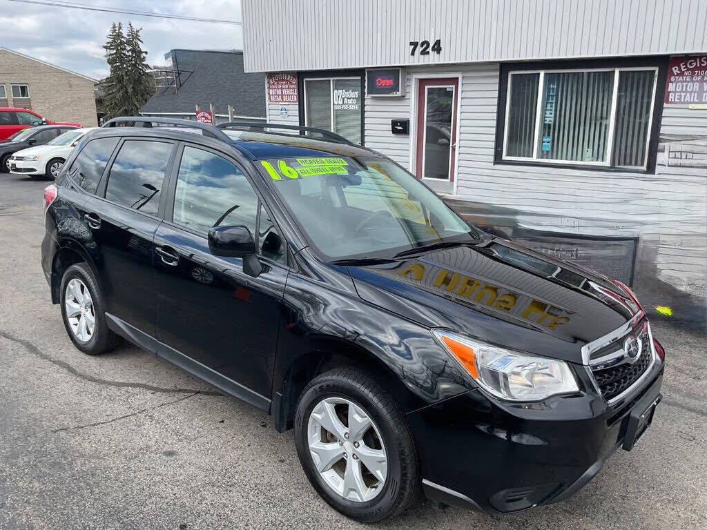 2016 SUBARU Forester