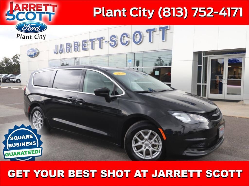 2023 CHRYSLER Voyager