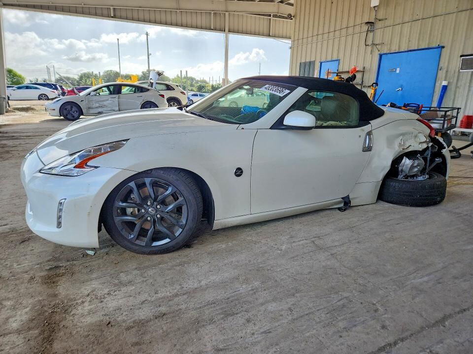 2017 NISSAN 370Z