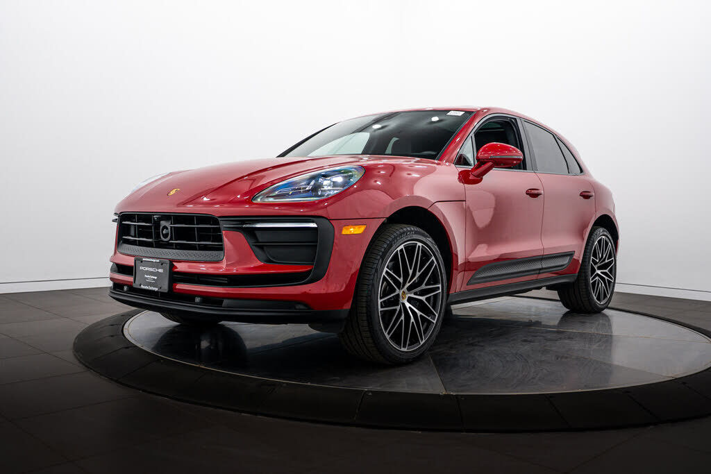 2026 PORSCHE Macan