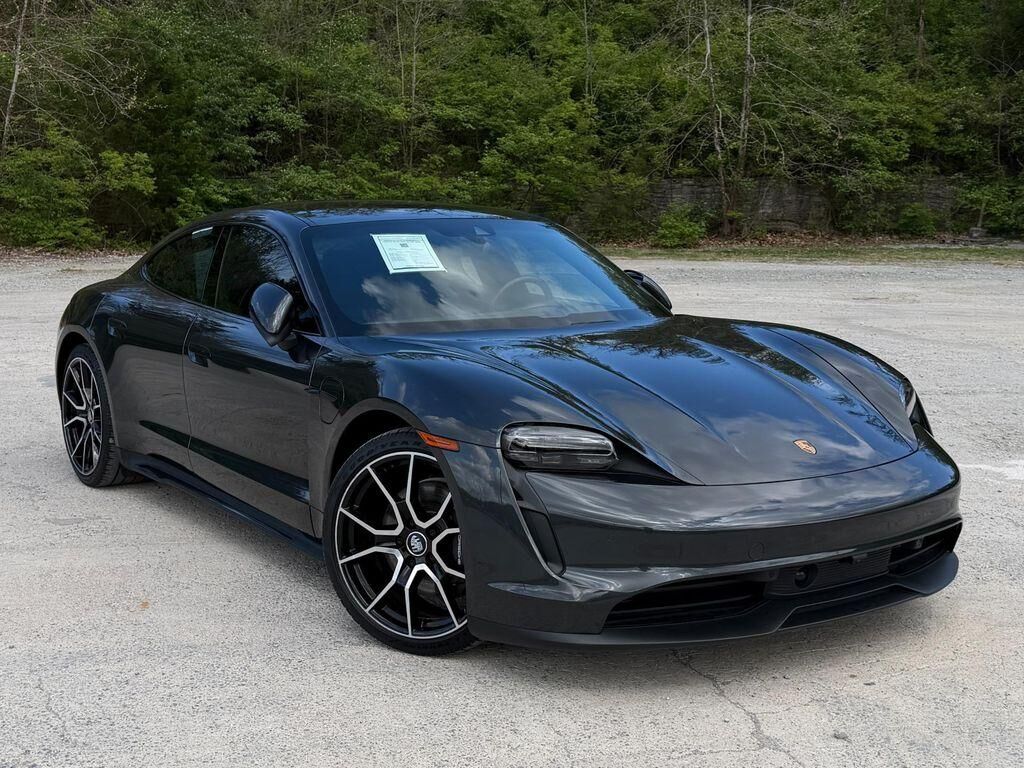 2022 PORSCHE Taycan