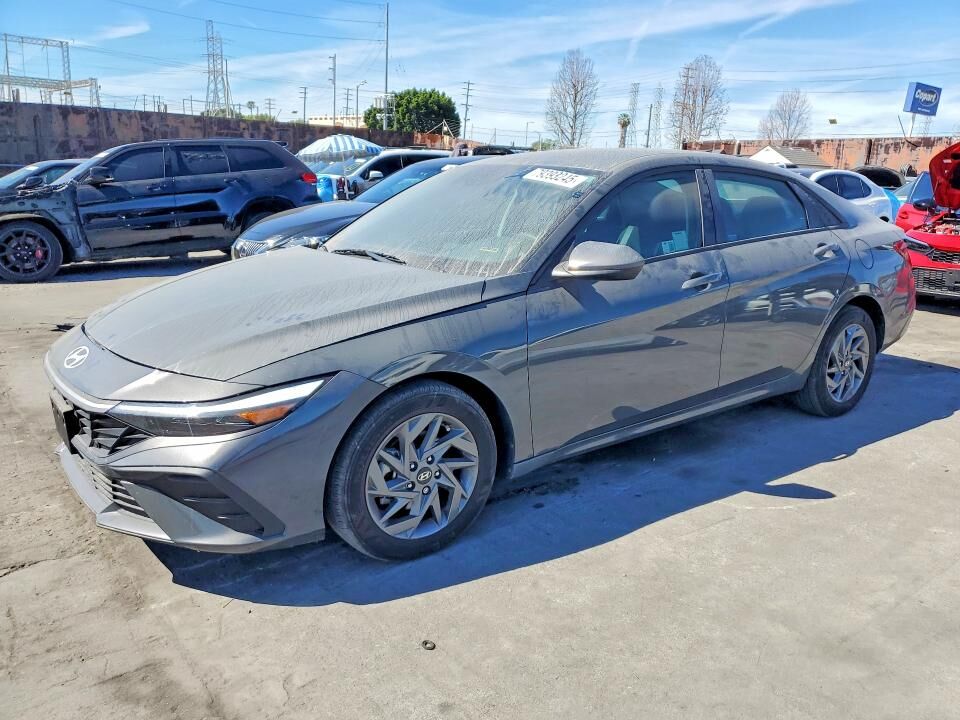 2024 HYUNDAI Elantra