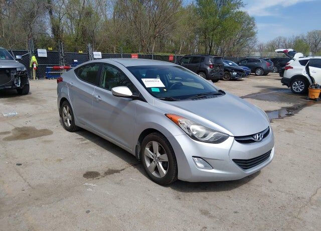 2013 HYUNDAI Elantra