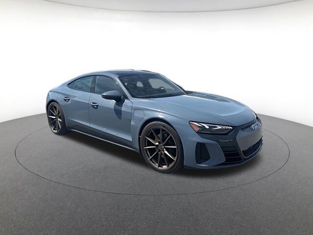 2022 AUDI e-tron