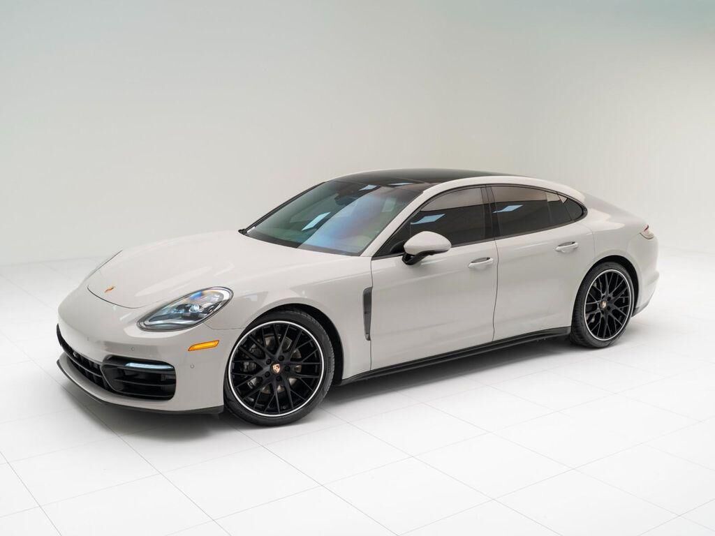 2022 PORSCHE Panamera