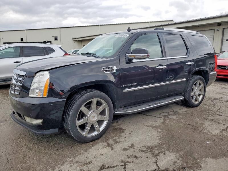 2011 CADILLAC Escalade