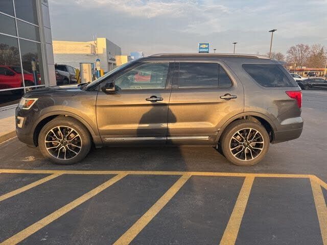 2017 FORD Explorer