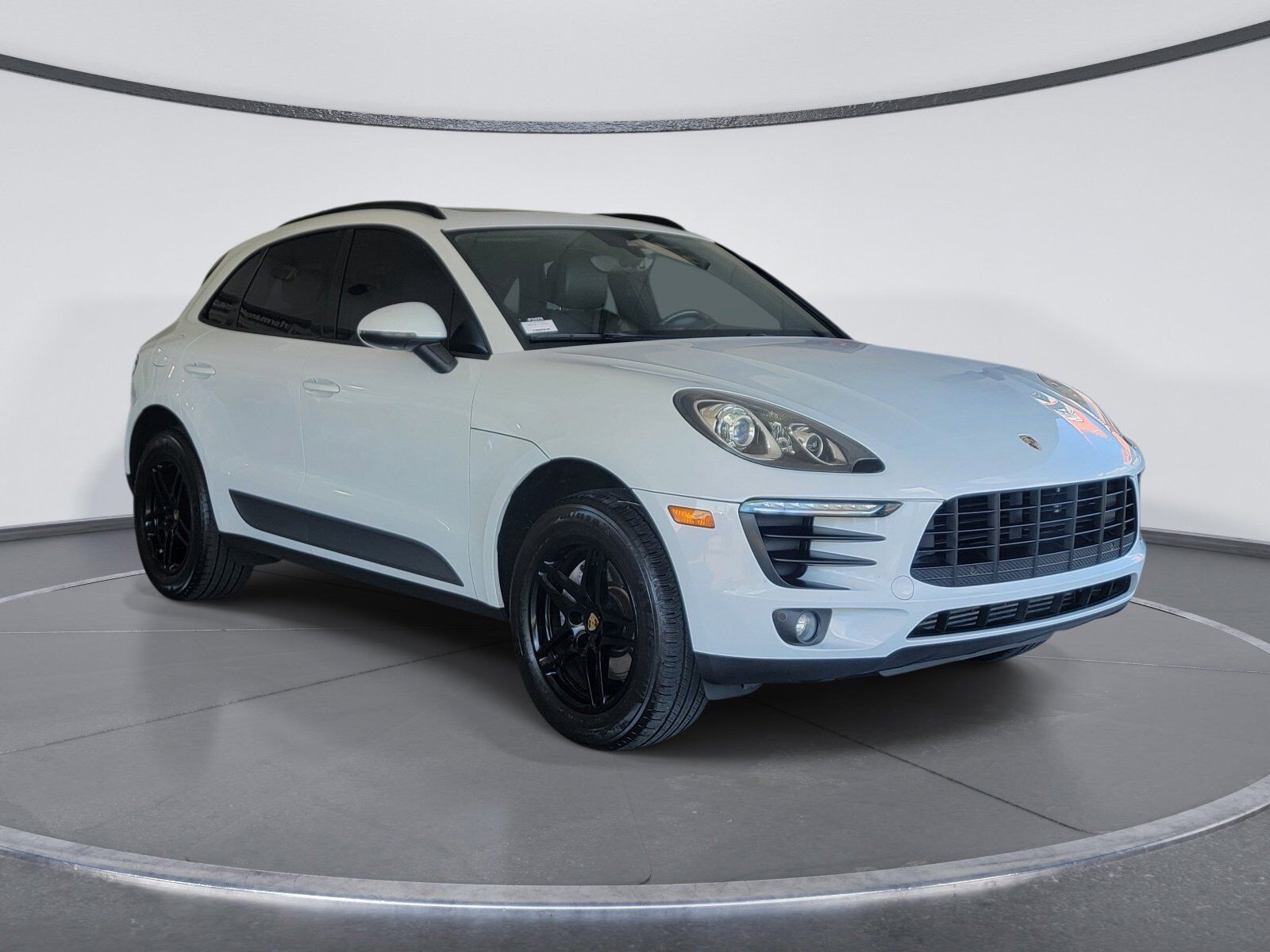 2018 PORSCHE Macan