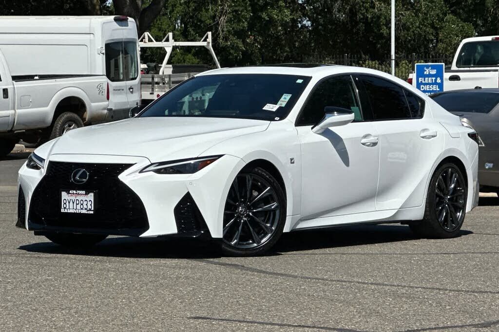 2021 LEXUS IS