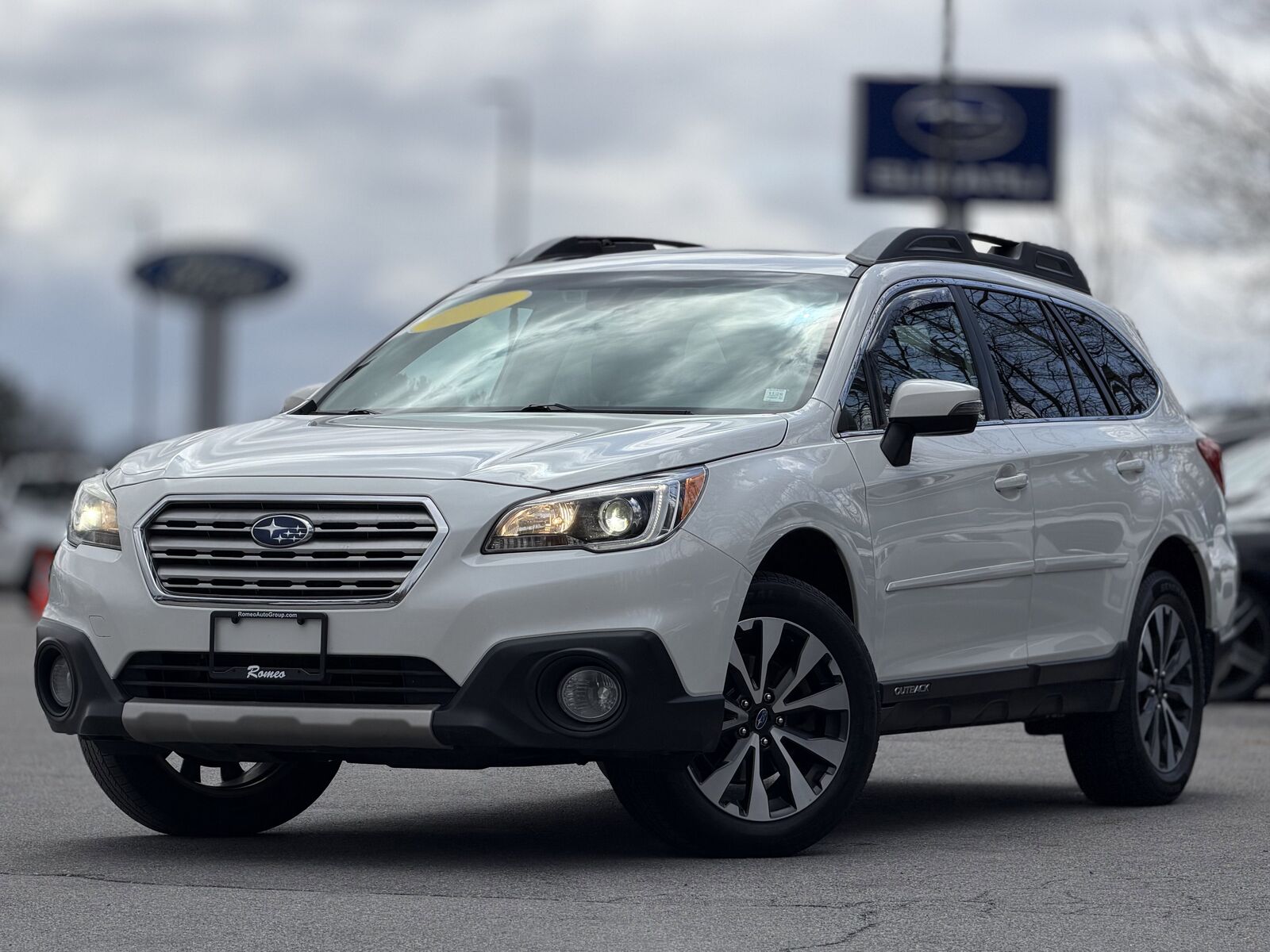 2017 SUBARU Outback