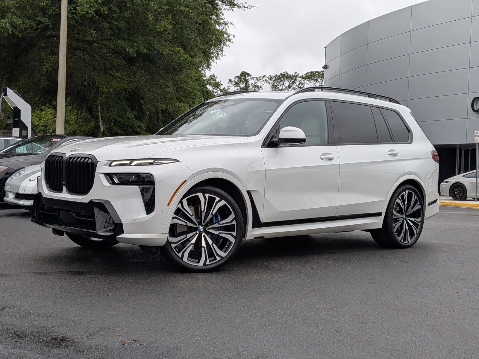 2023 BMW X7