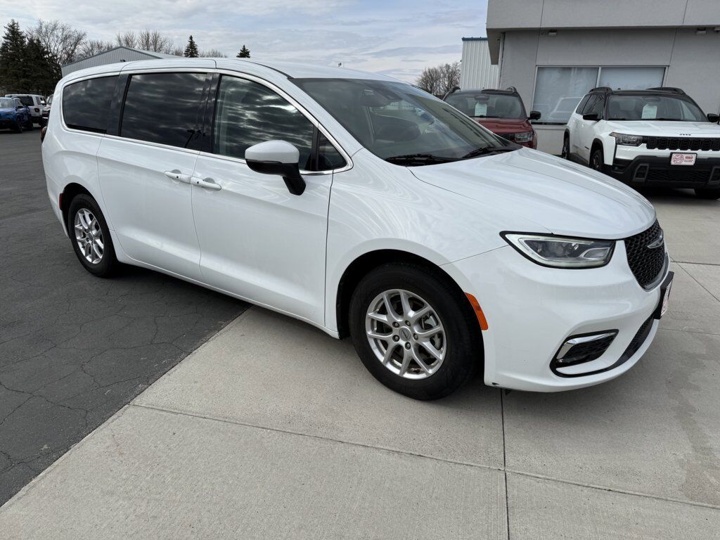 2023 CHRYSLER Pacifica