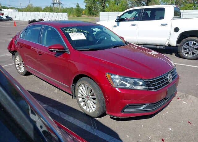 2016 VOLKSWAGEN Passat