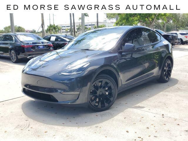 2024 TESLA Model Y
