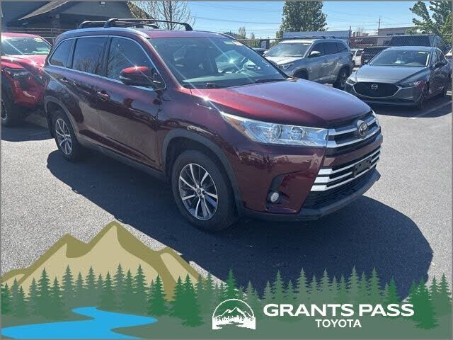 2019 TOYOTA Highlander