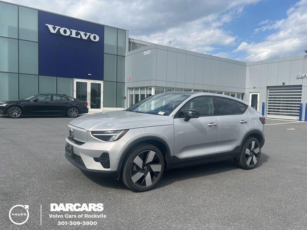 2023 VOLVO C40