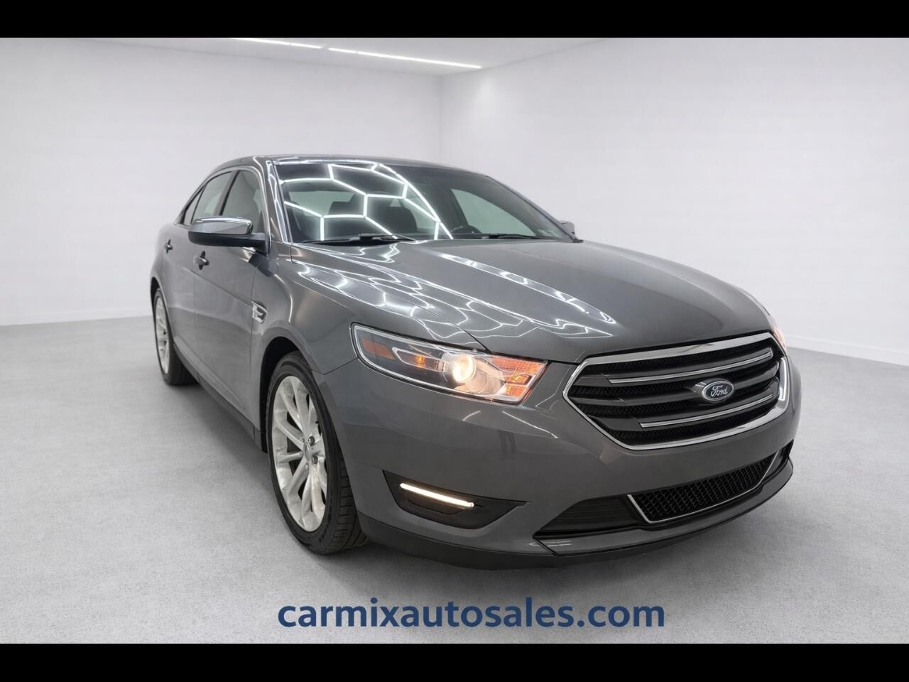 2013 FORD Taurus