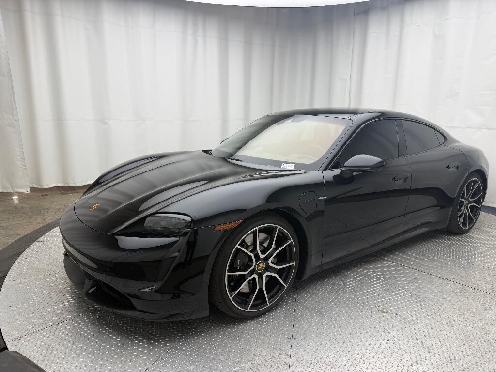 2022 PORSCHE Taycan