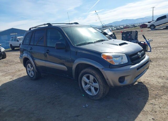 2004 TOYOTA RAV4