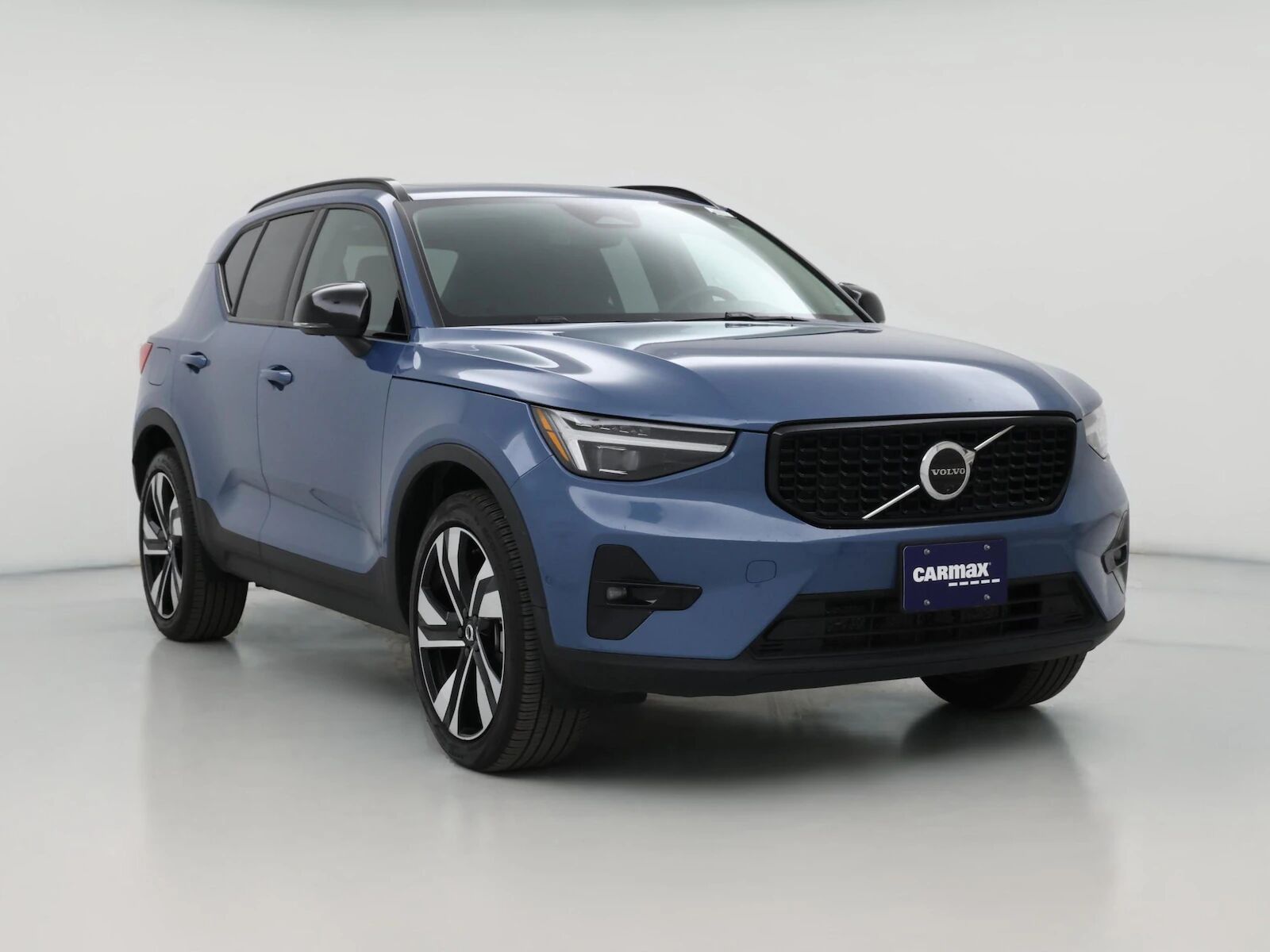 2024 VOLVO XC40