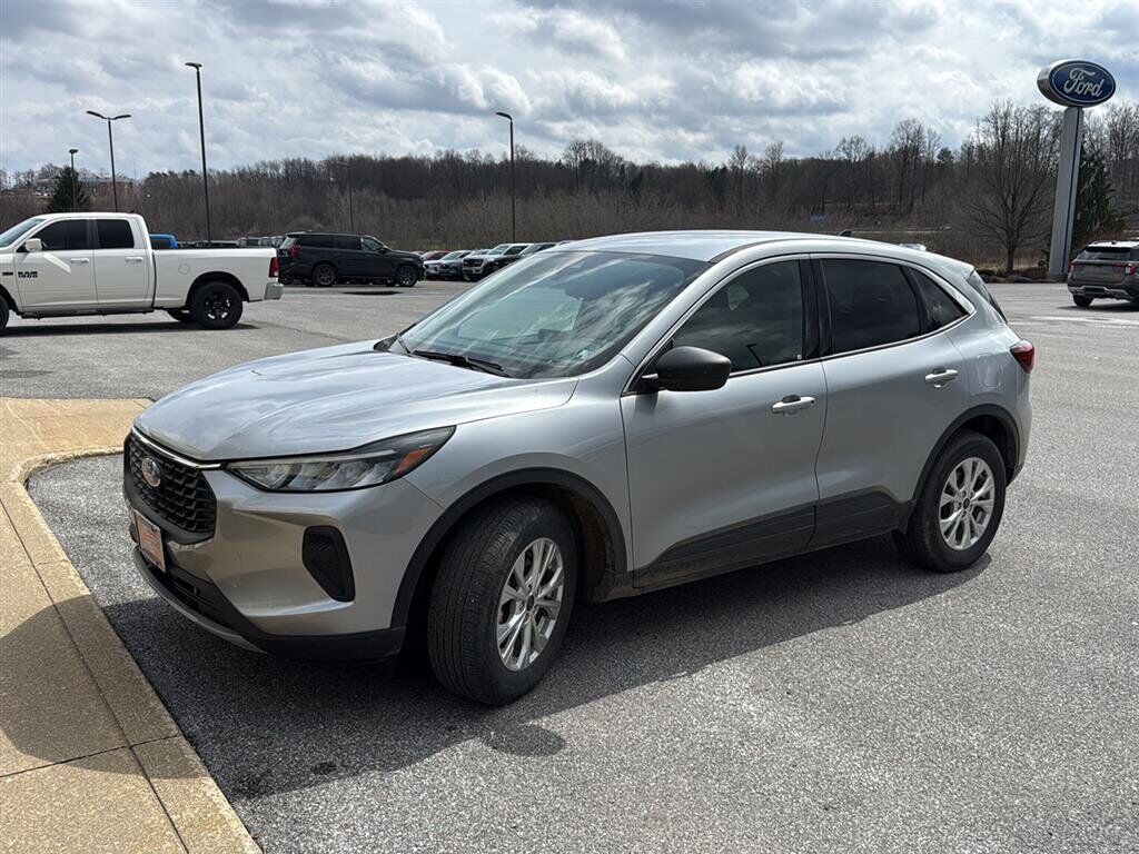 2023 FORD Escape