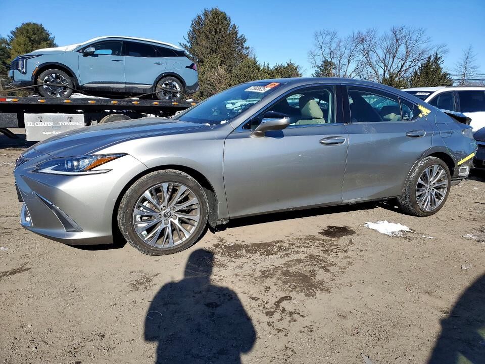 2020 LEXUS ES
