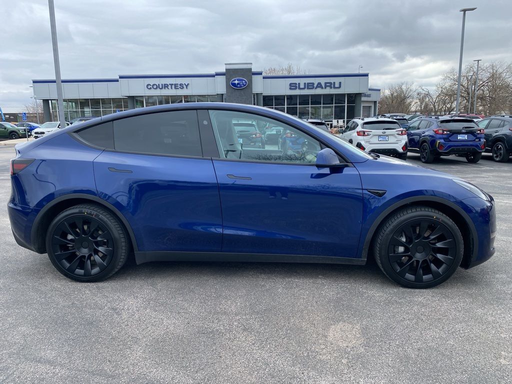 2024 TESLA Model Y