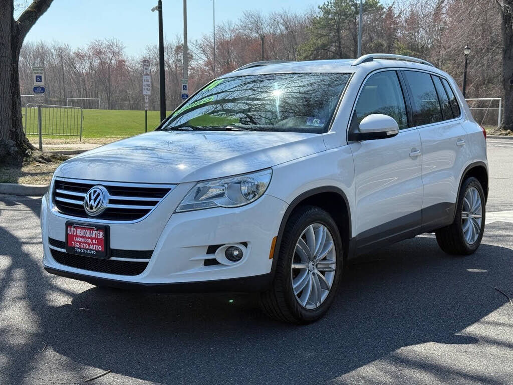 2011 VOLKSWAGEN Tiguan