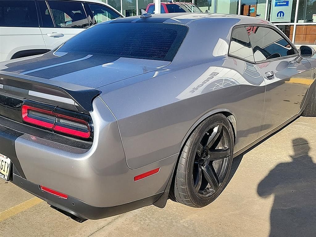 2017 DODGE Challenger