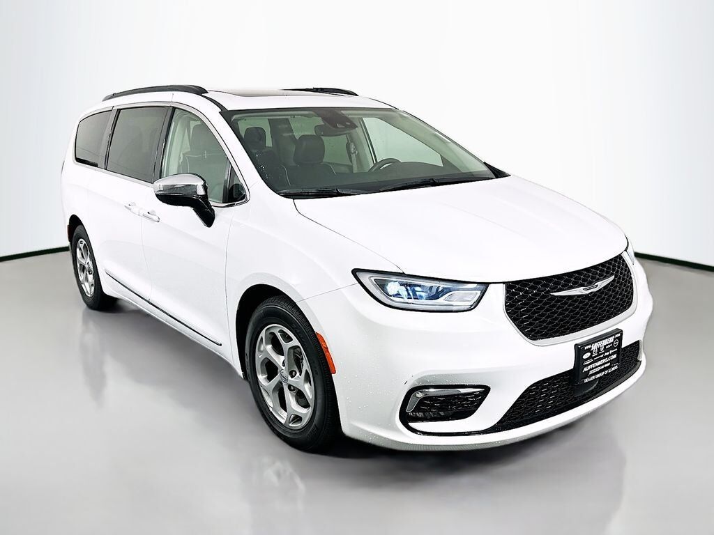 2023 CHRYSLER Pacifica