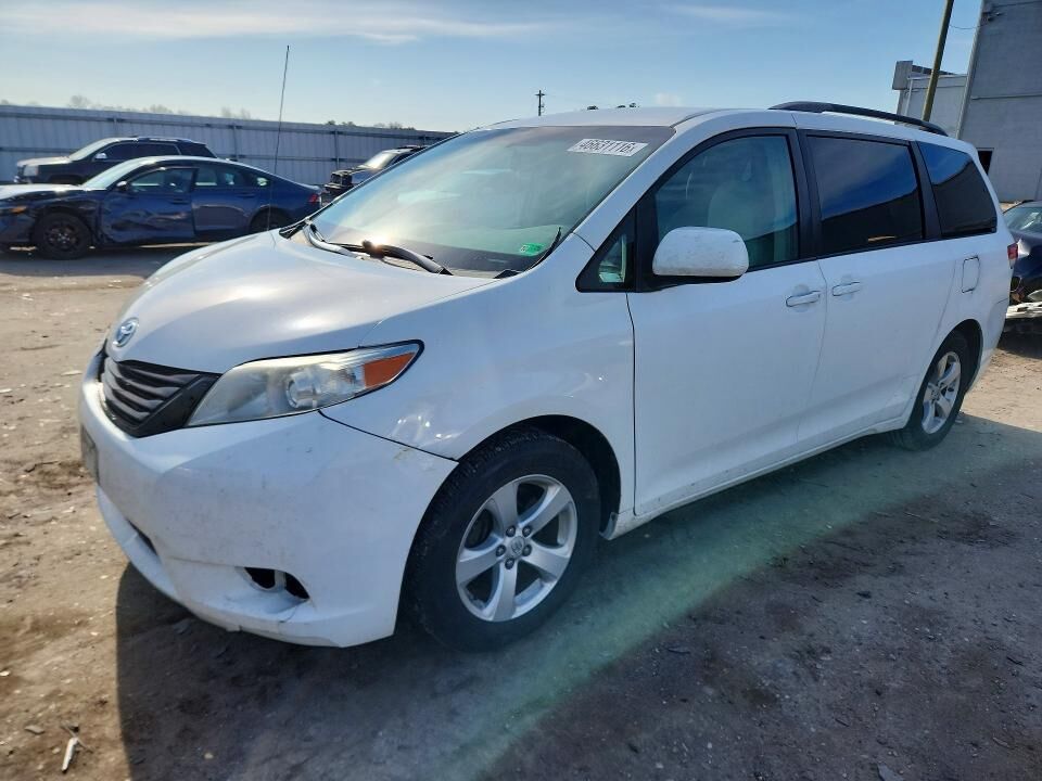 2012 TOYOTA Sienna