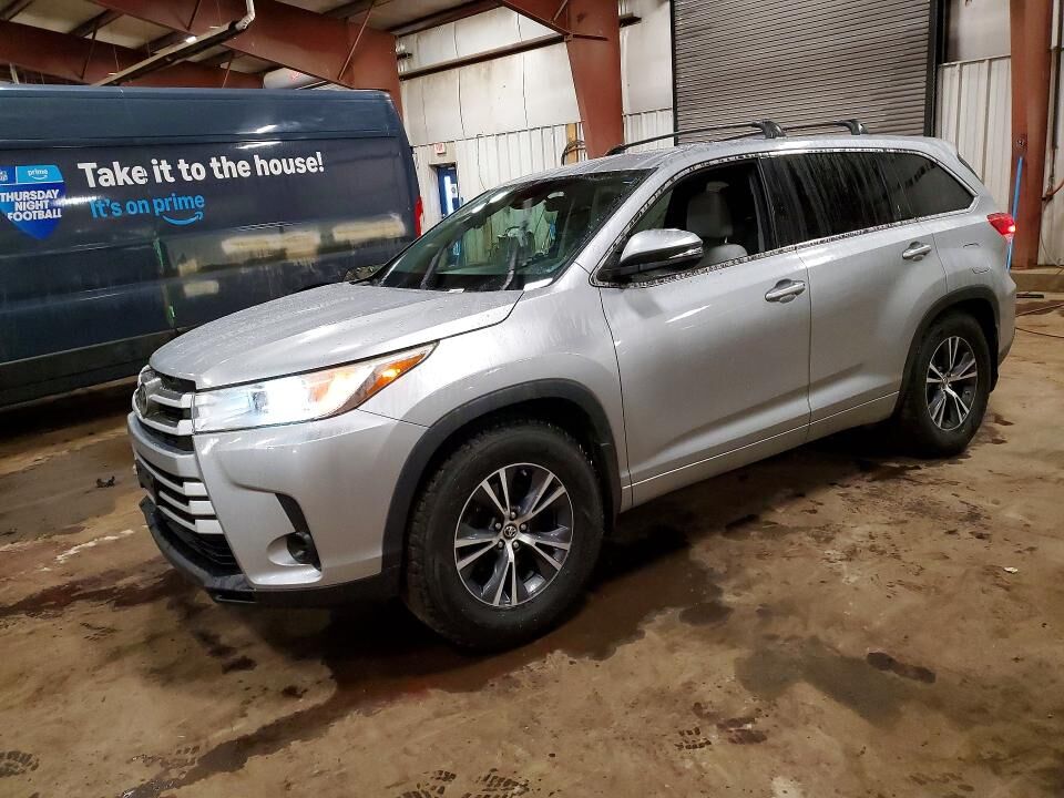 2017 TOYOTA Highlander