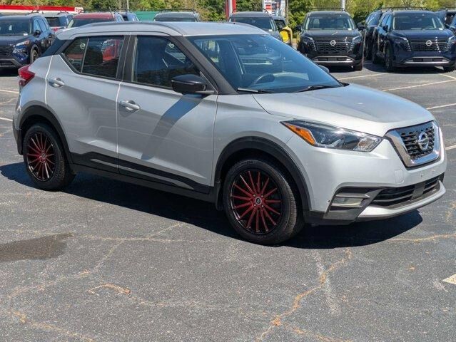 2020 NISSAN Kicks