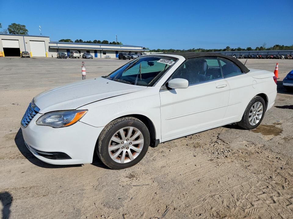 2013 CHRYSLER 200