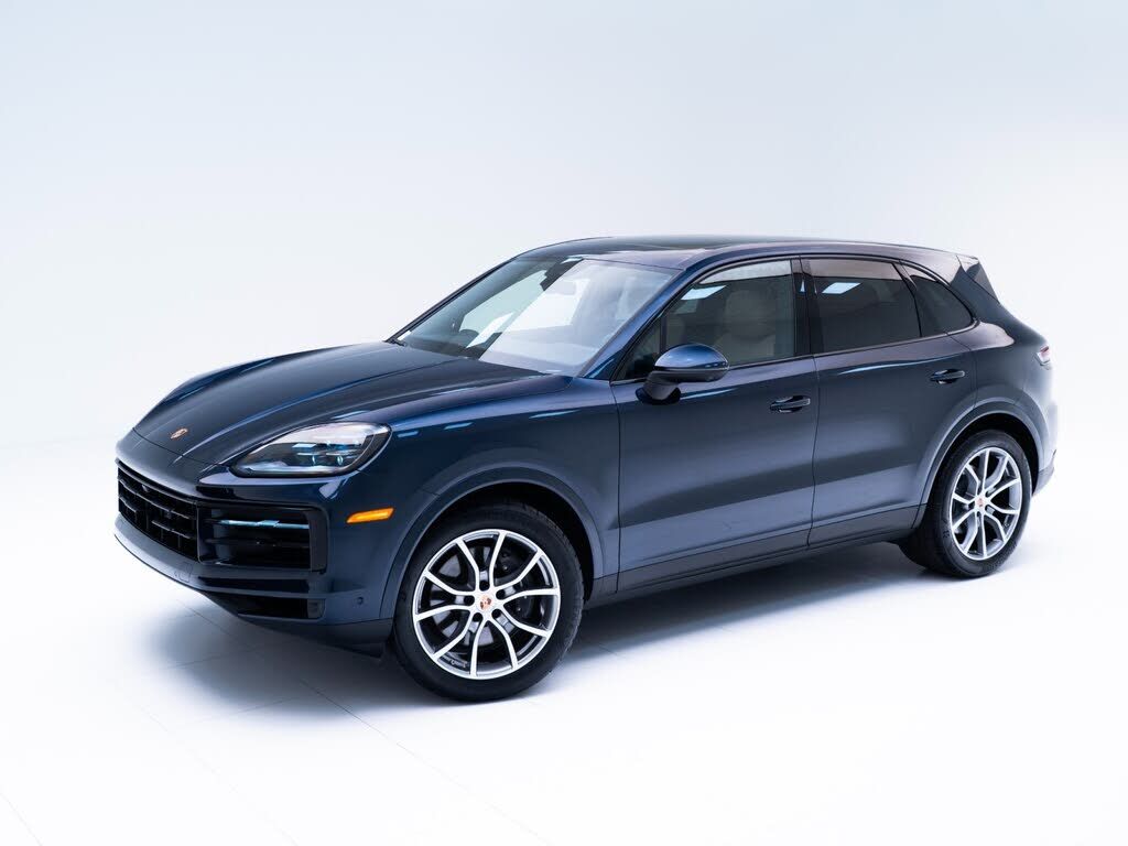 2025 PORSCHE Cayenne