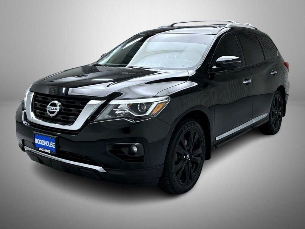 2017 NISSAN Pathfinder