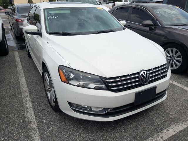 2013 VOLKSWAGEN Passat