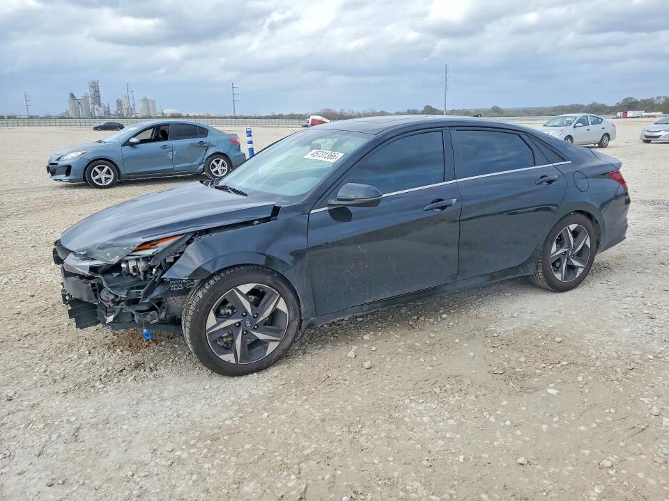 2022 HYUNDAI Elantra