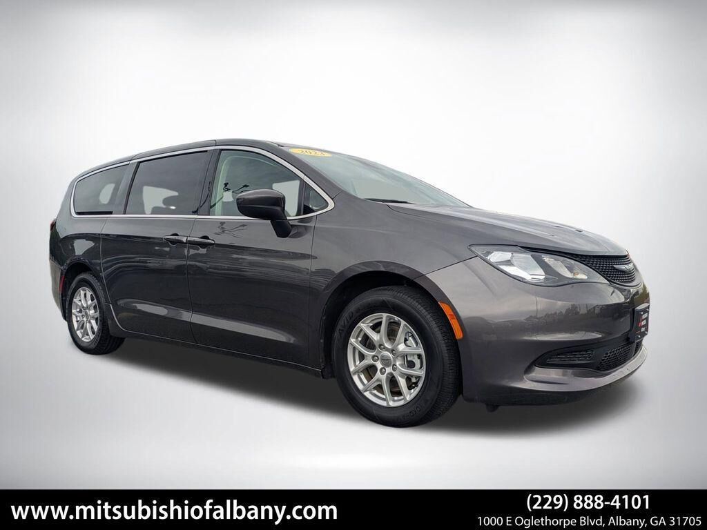 2023 CHRYSLER Voyager