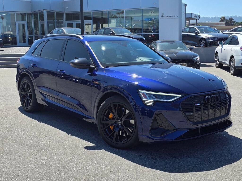 2023 AUDI e-tron