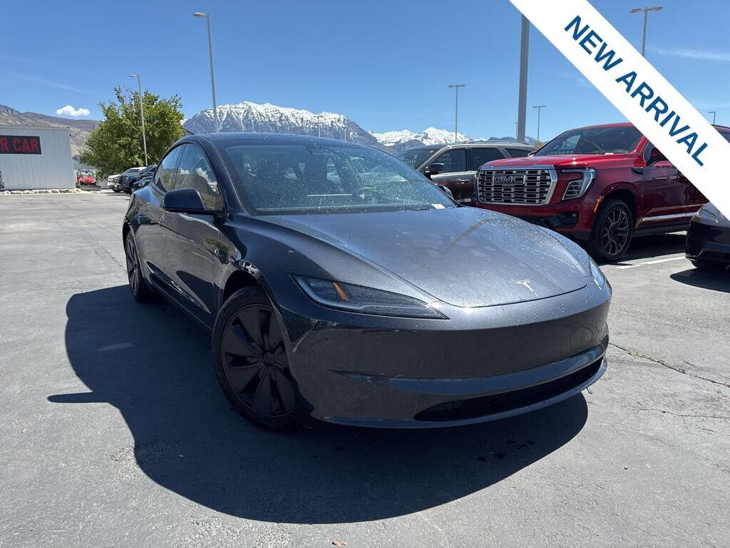 2025 TESLA Model 3